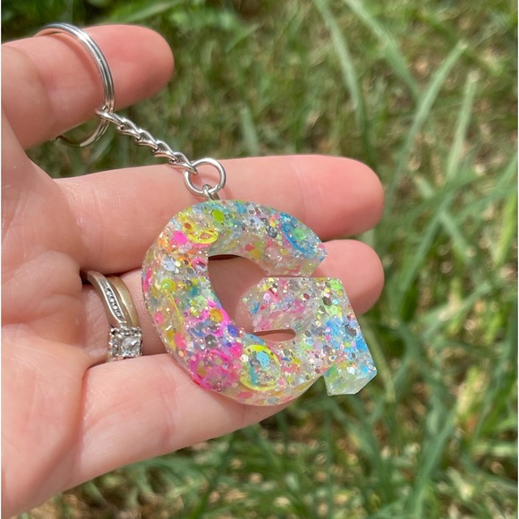 Hippie Peace Signs Letter G Initial Keychain Handmade With Resin - Picture 3 of 5